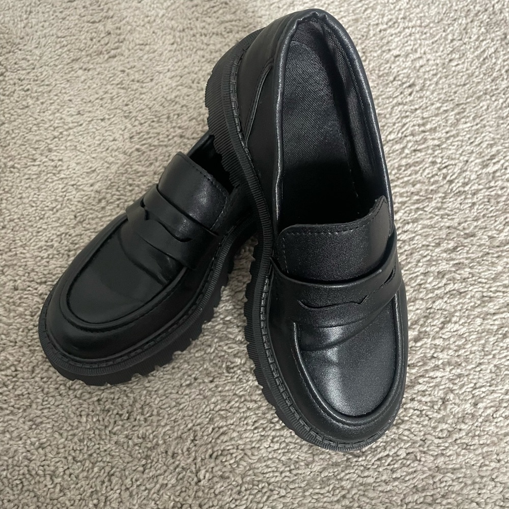 Classic Black womens Loafers